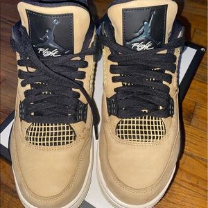 Air Jordan 4 Retro